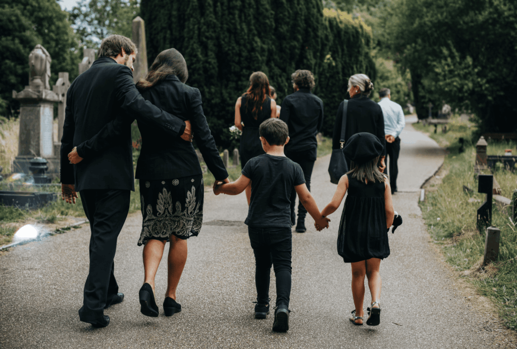 Quelle phrase graver sur la plaque funéraire d'un ami ?